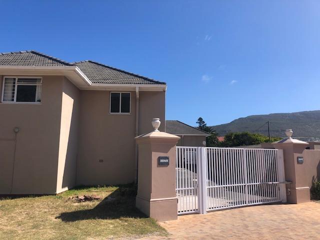 3 Bedroom Property for Sale in Fish Hoek Western Cape